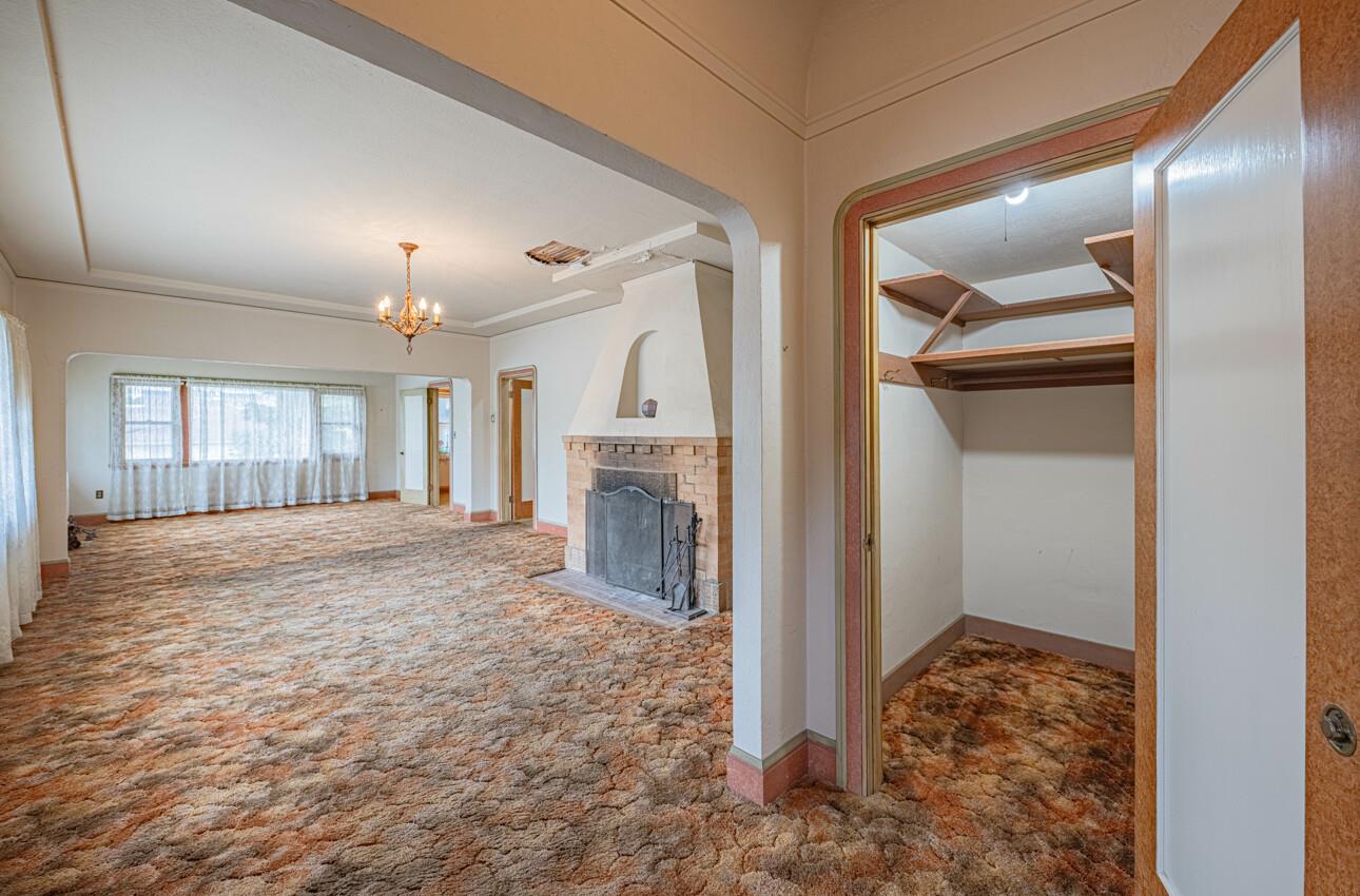Detail Gallery Image 8 of 49 For 4705 Crystal St, Capitola,  CA 95010 - 3 Beds | 2 Baths