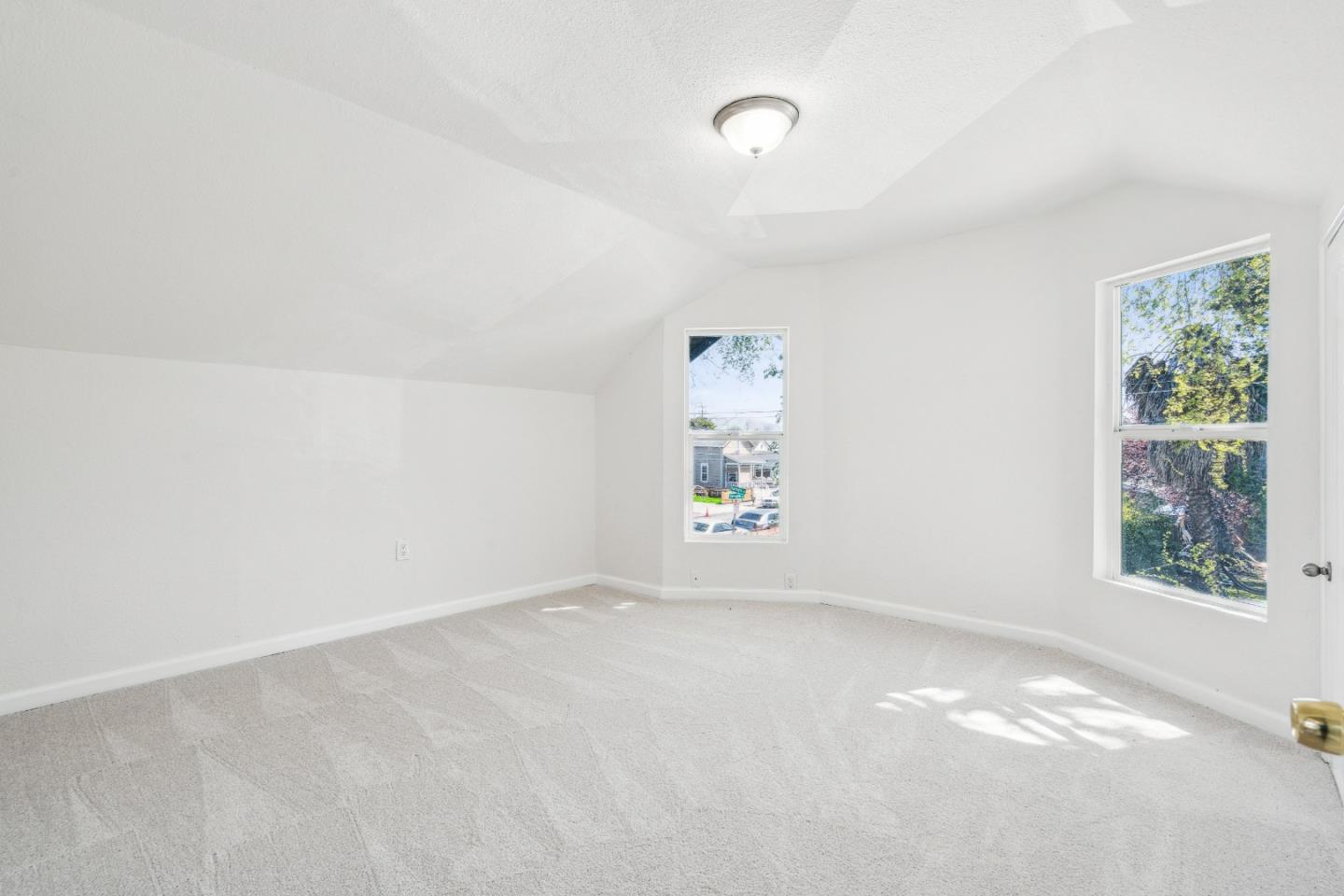 Detail Gallery Image 28 of 60 For 1529 Sanborn Ave, San Jose,  CA 95110 - 5 Beds | 3 Baths