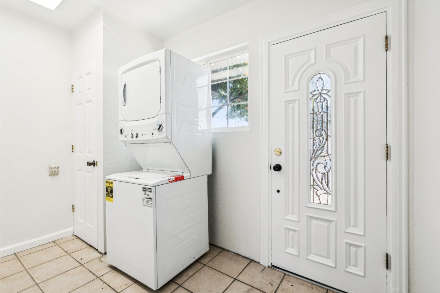 Detail Gallery Image 31 of 60 For 1529 Sanborn Ave, San Jose,  CA 95110 - 5 Beds | 3 Baths