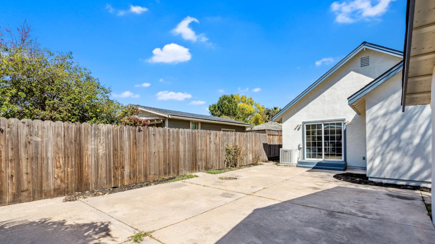 Detail Gallery Image 50 of 60 For 1529 Sanborn Ave, San Jose,  CA 95110 - 5 Beds | 3 Baths