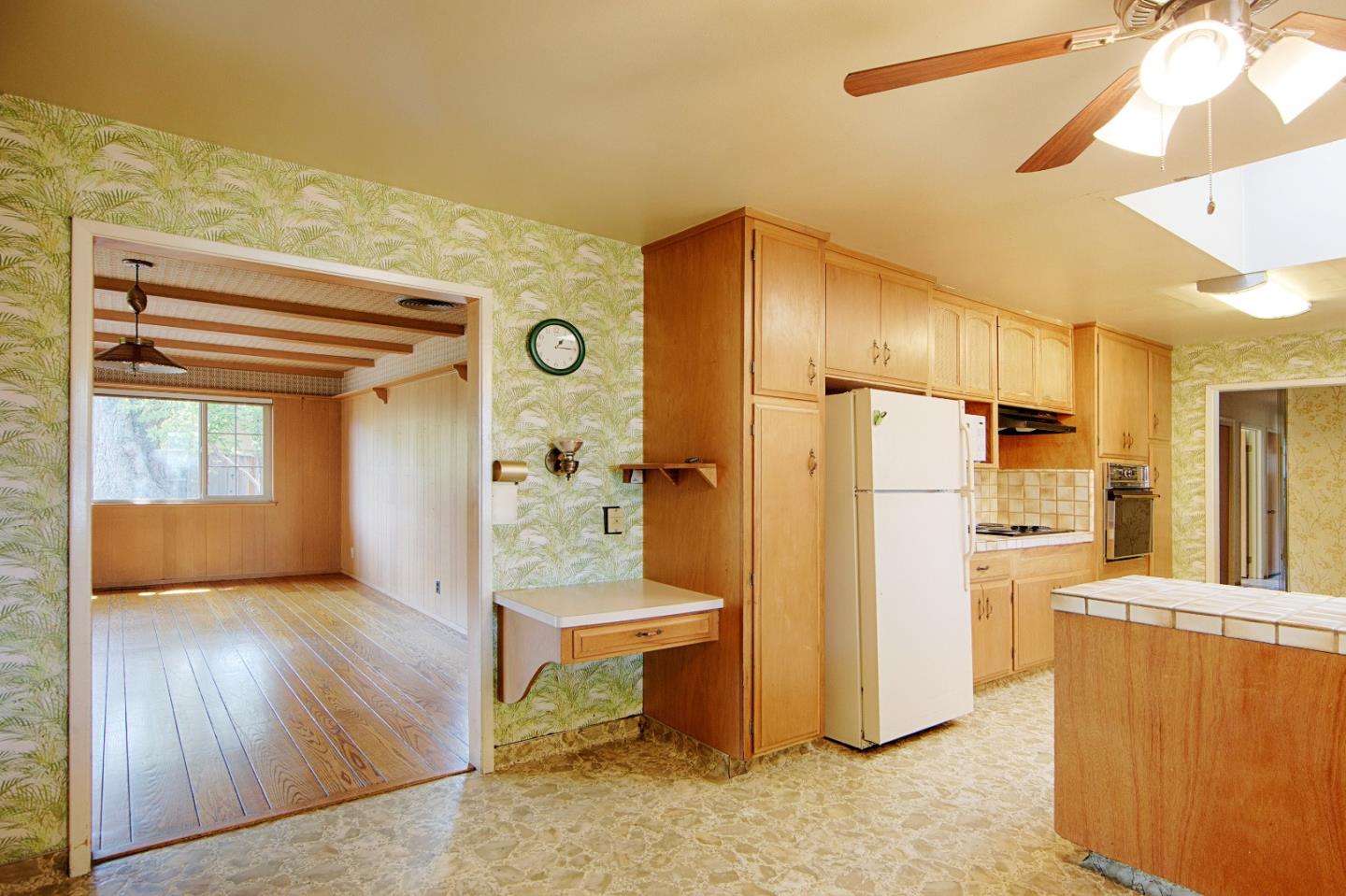 Detail Gallery Image 15 of 43 For 3810 Grove Ave, Palo Alto,  CA 94303 - 4 Beds | 2 Baths