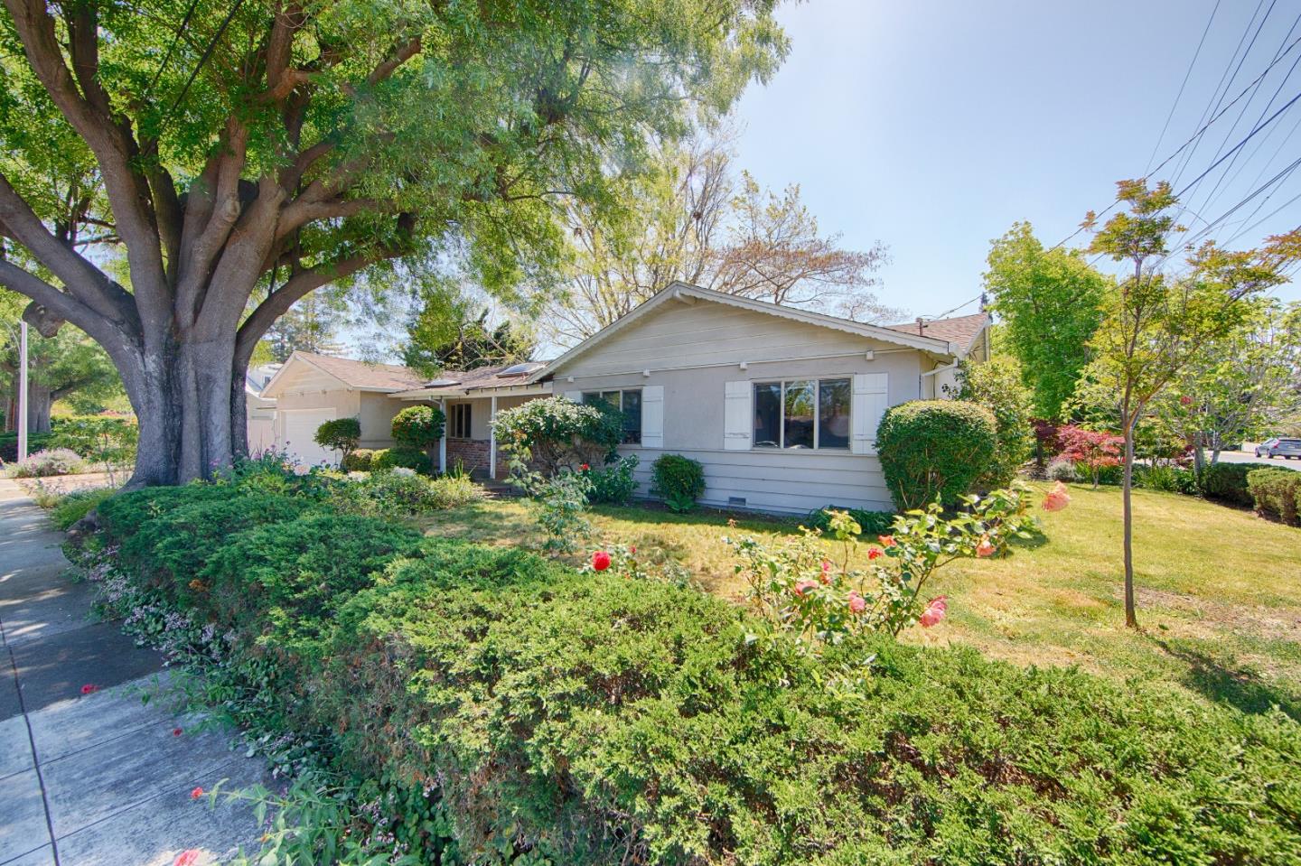 Detail Gallery Image 2 of 43 For 3810 Grove Ave, Palo Alto,  CA 94303 - 4 Beds | 2 Baths