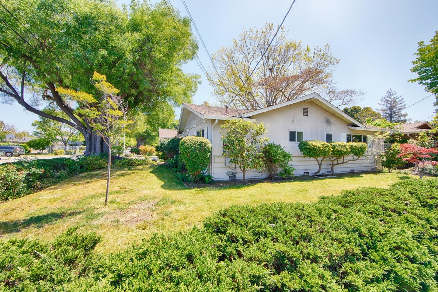 Detail Gallery Image 3 of 43 For 3810 Grove Ave, Palo Alto,  CA 94303 - 4 Beds | 2 Baths