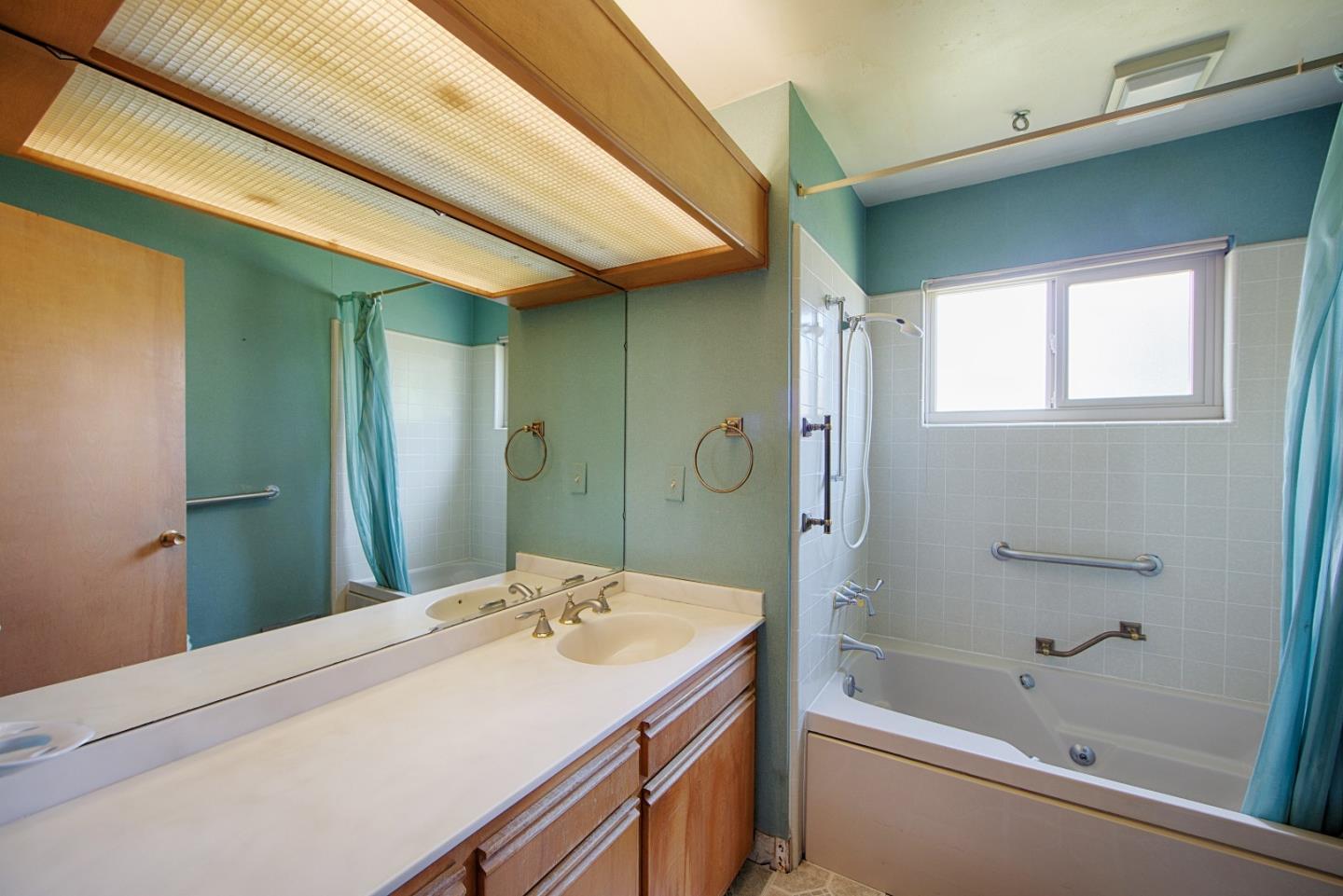 Detail Gallery Image 30 of 43 For 3810 Grove Ave, Palo Alto,  CA 94303 - 4 Beds | 2 Baths
