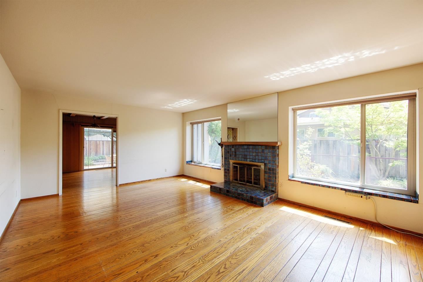 Detail Gallery Image 5 of 43 For 3810 Grove Ave, Palo Alto,  CA 94303 - 4 Beds | 2 Baths