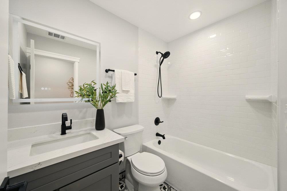 Detail Gallery Image 22 of 30 For 311 Lassenpark Cir, San Jose,  CA 95136 - 3 Beds | 2 Baths