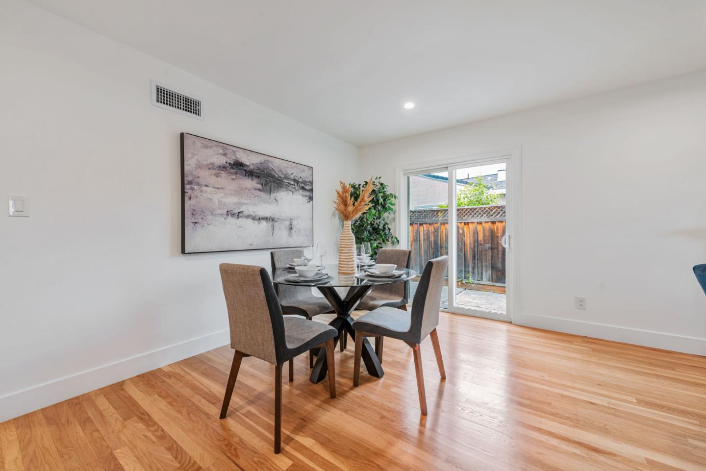 Detail Gallery Image 16 of 45 For 811 Orange Ave, Sunnyvale,  CA 94087 - 3 Beds | 2 Baths