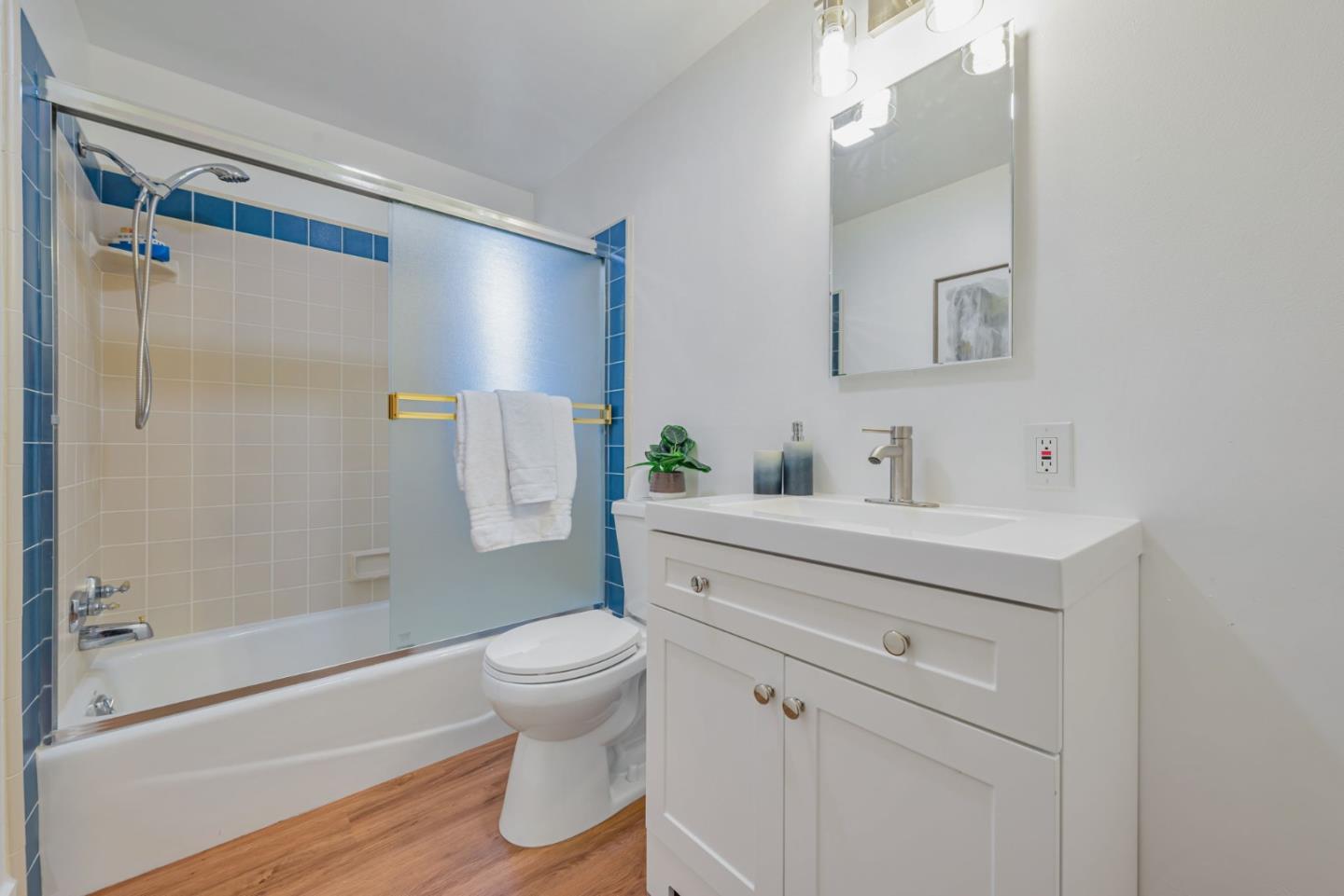 Detail Gallery Image 18 of 45 For 811 Orange Ave, Sunnyvale,  CA 94087 - 3 Beds | 2 Baths