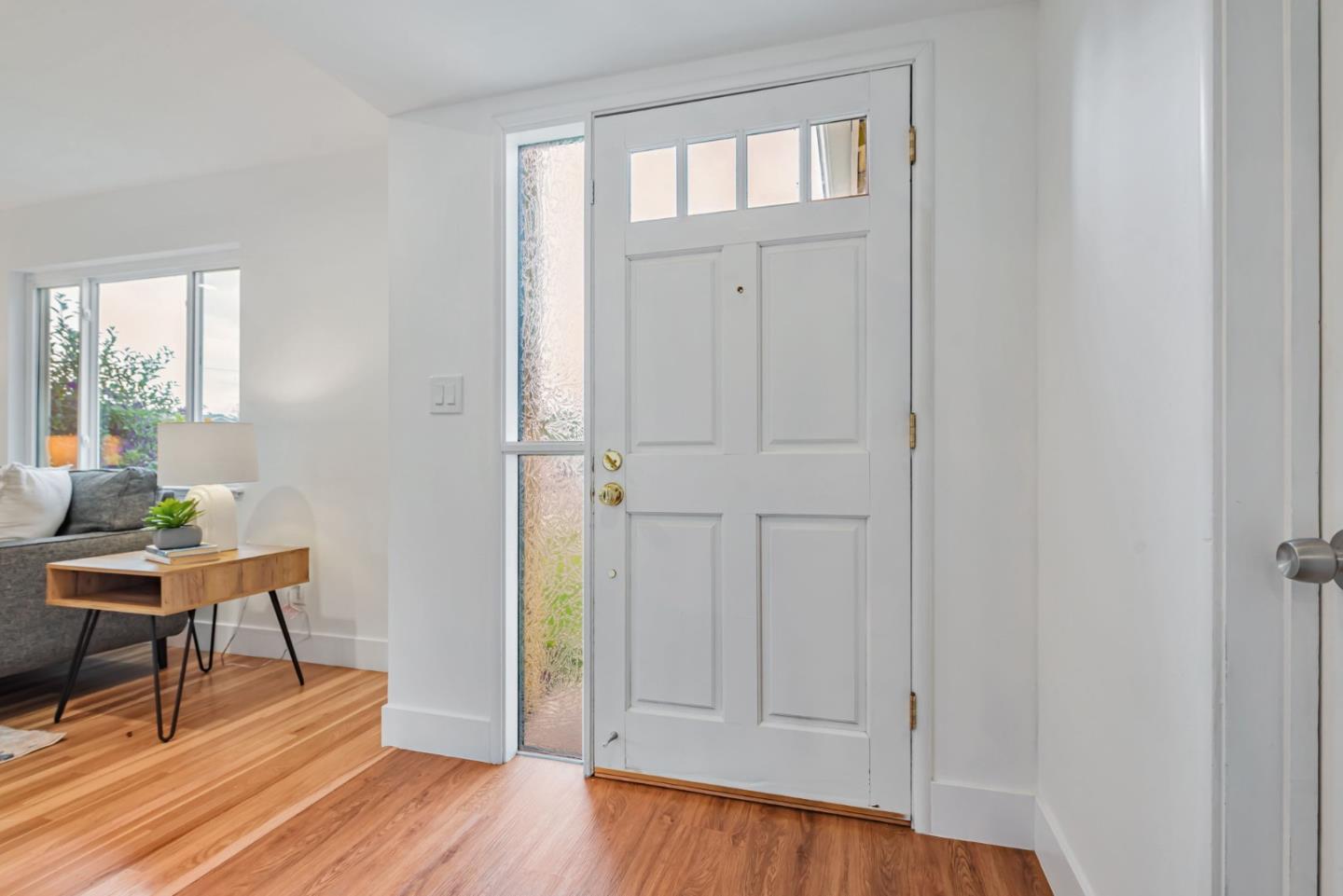 Detail Gallery Image 4 of 45 For 811 Orange Ave, Sunnyvale,  CA 94087 - 3 Beds | 2 Baths