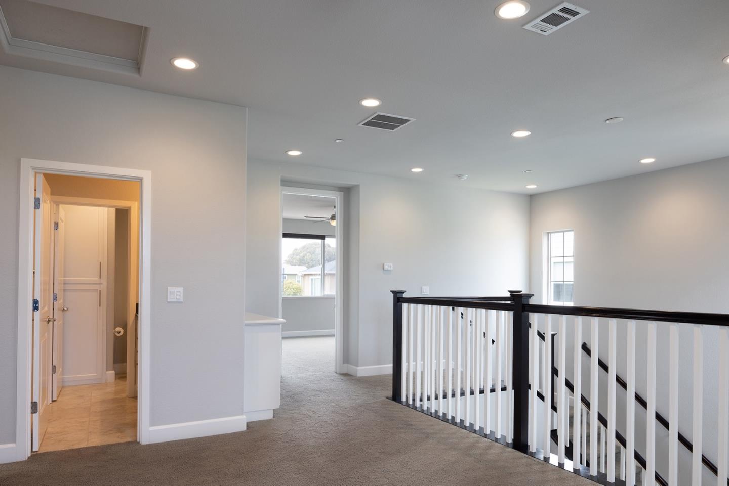 Detail Gallery Image 14 of 29 For 2727 Sea Glass Ave, Marina,  CA 93933 - 3 Beds | 2/1 Baths