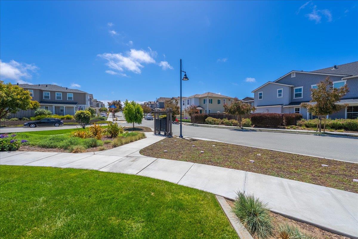 Detail Gallery Image 33 of 38 For 2727 Sea Glass Ave, Marina,  CA 93933 - 3 Beds | 2/1 Baths