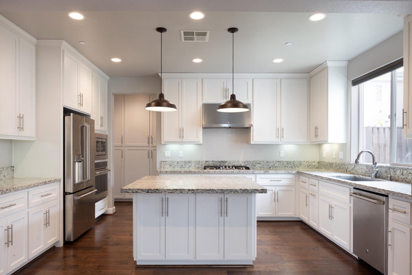 Detail Gallery Image 4 of 29 For 2727 Sea Glass Ave, Marina,  CA 93933 - 3 Beds | 2/1 Baths