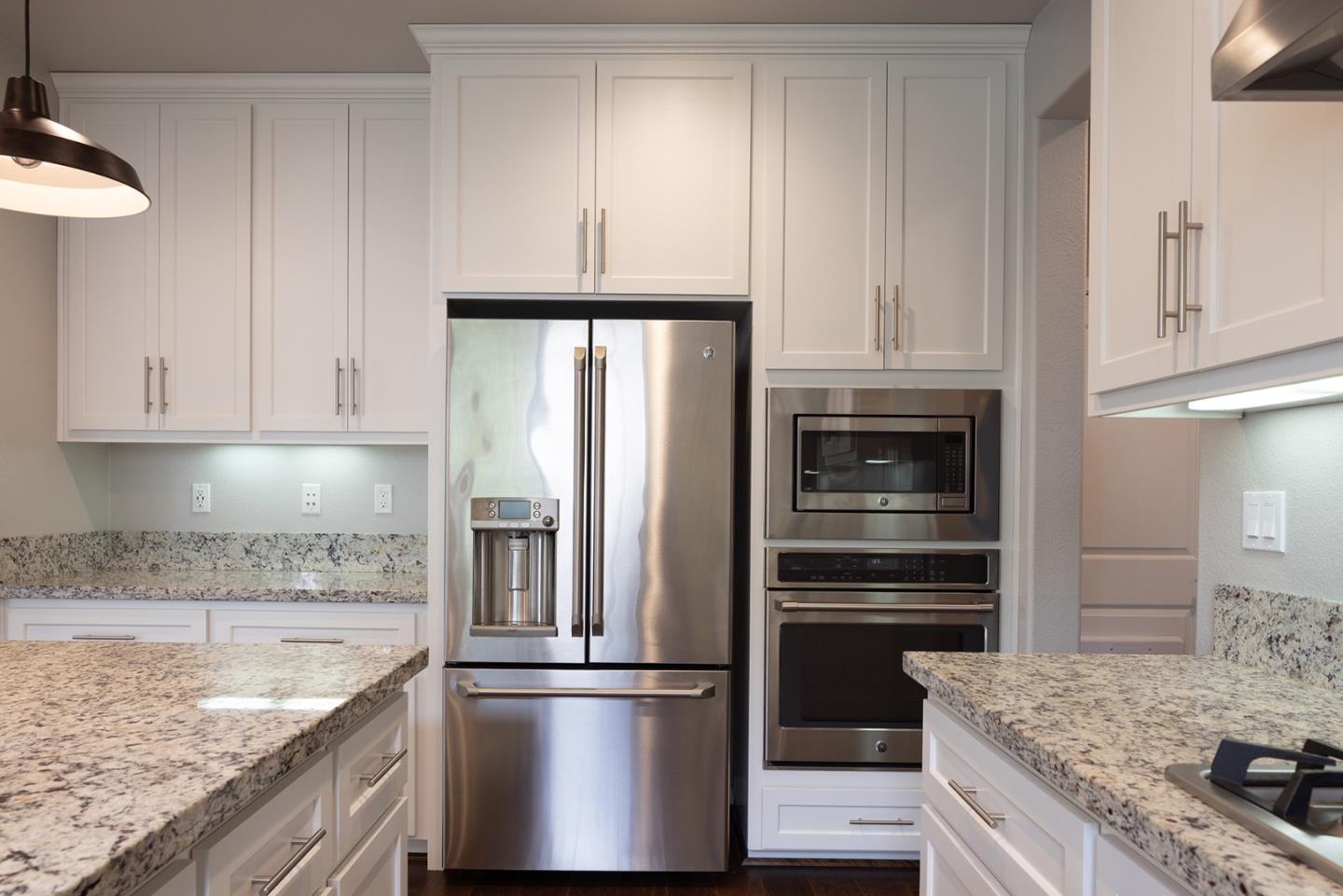 Detail Gallery Image 7 of 29 For 2727 Sea Glass Ave, Marina,  CA 93933 - 3 Beds | 2/1 Baths
