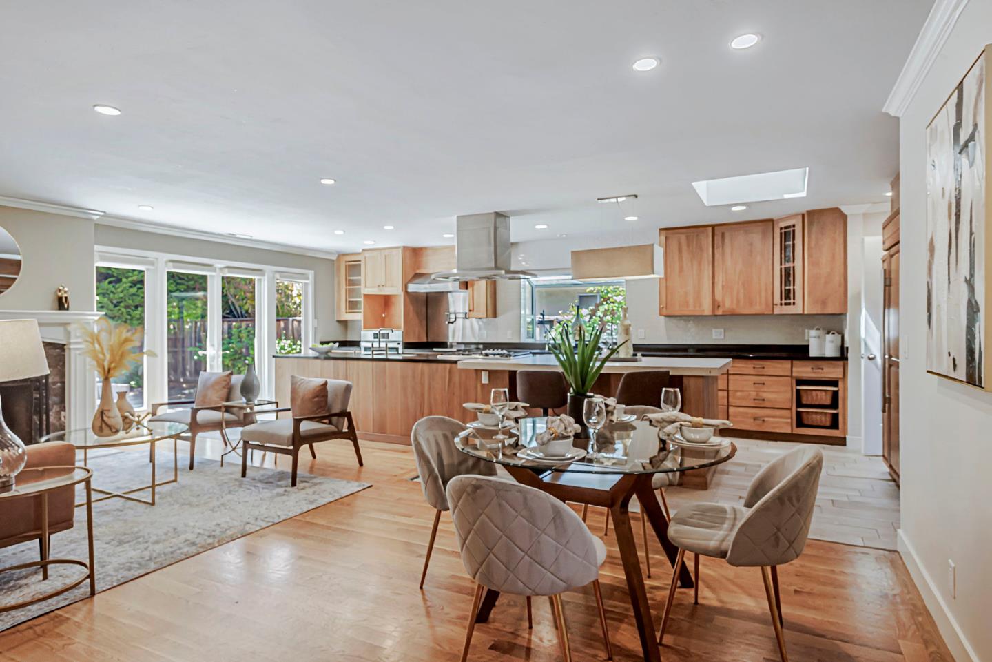 Detail Gallery Image 11 of 35 For 1632 Notre Dame Dr, Mountain View,  CA 94040 - 4 Beds | 3 Baths