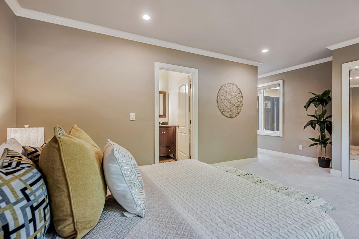 Detail Gallery Image 18 of 35 For 1632 Notre Dame Dr, Mountain View,  CA 94040 - 4 Beds | 3 Baths