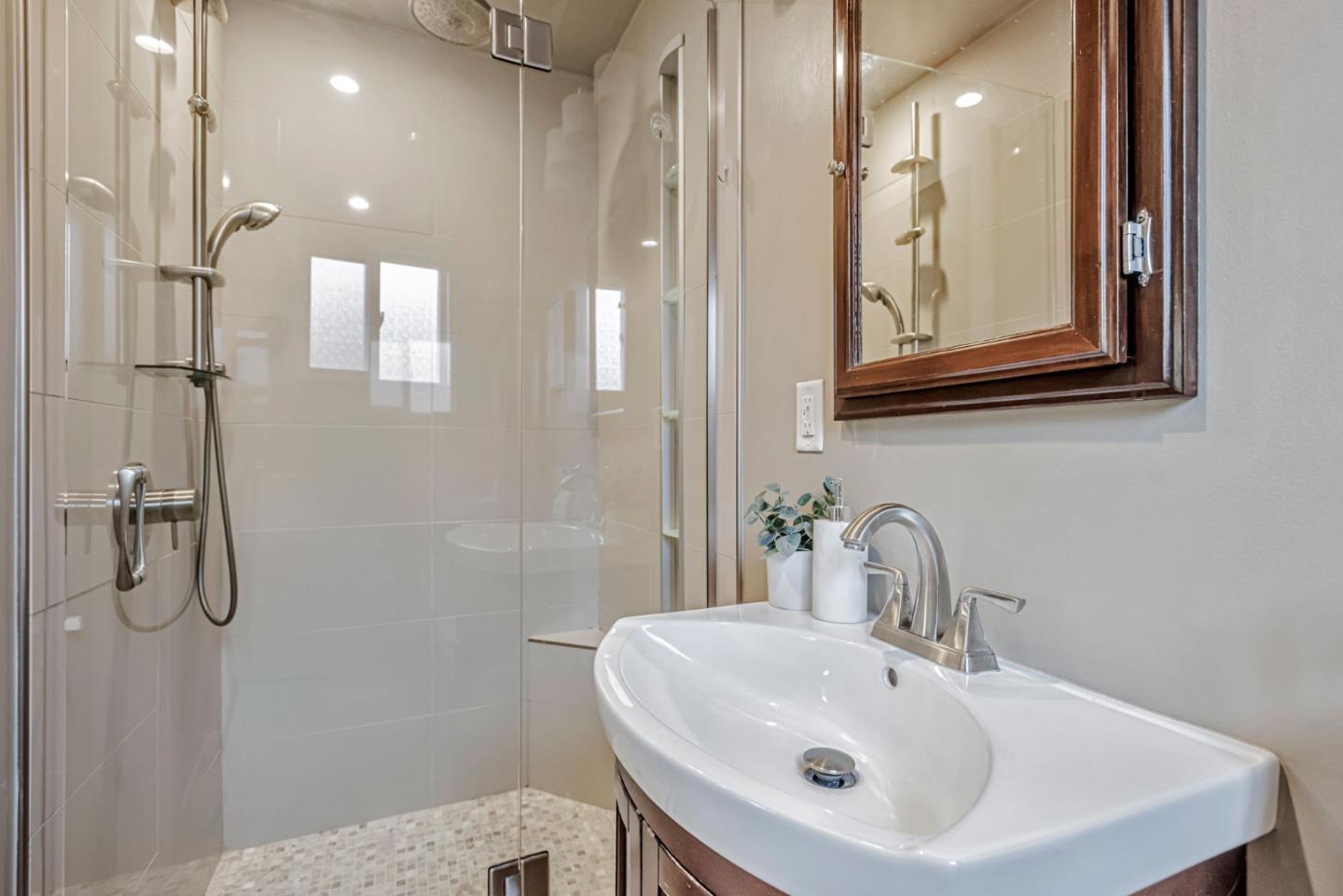 Detail Gallery Image 25 of 35 For 1632 Notre Dame Dr, Mountain View,  CA 94040 - 4 Beds | 3 Baths