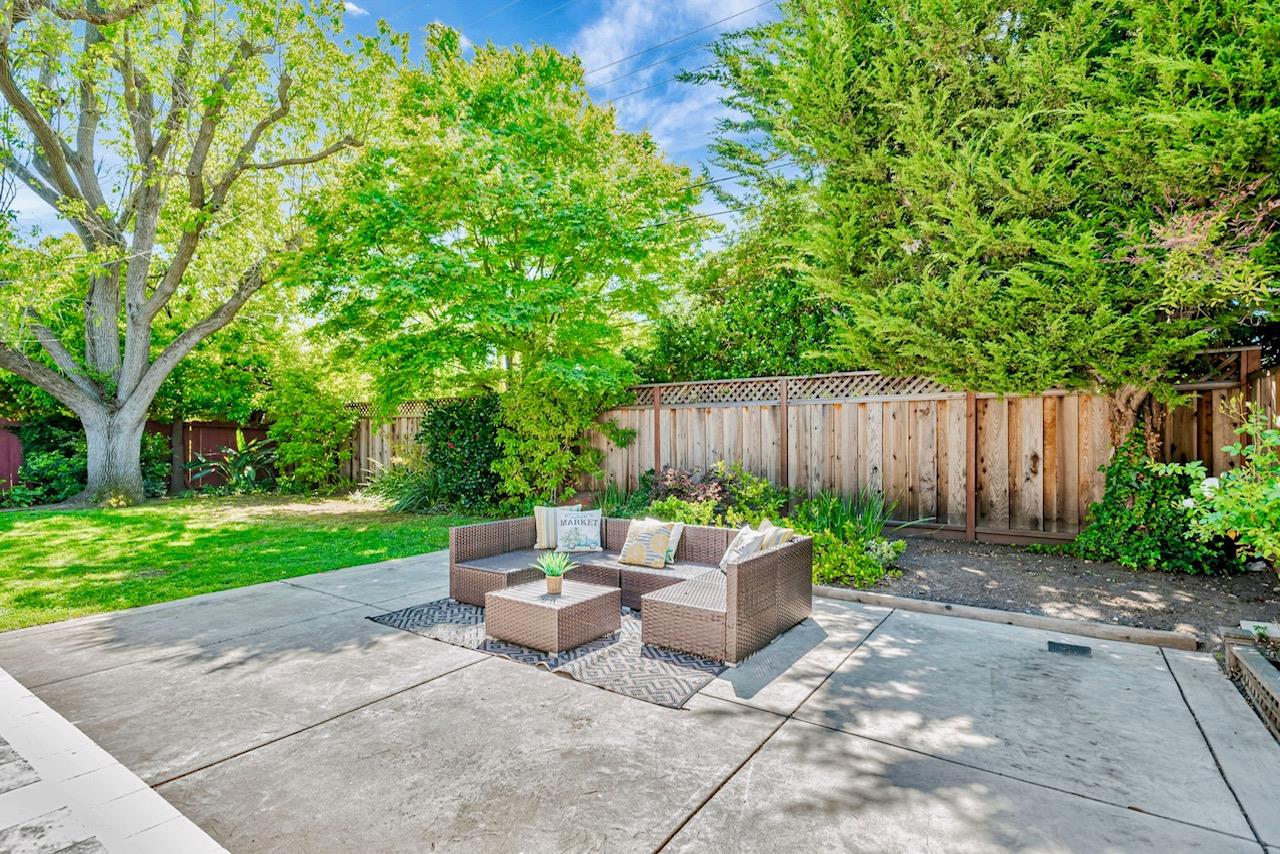 Detail Gallery Image 31 of 35 For 1632 Notre Dame Dr, Mountain View,  CA 94040 - 4 Beds | 3 Baths