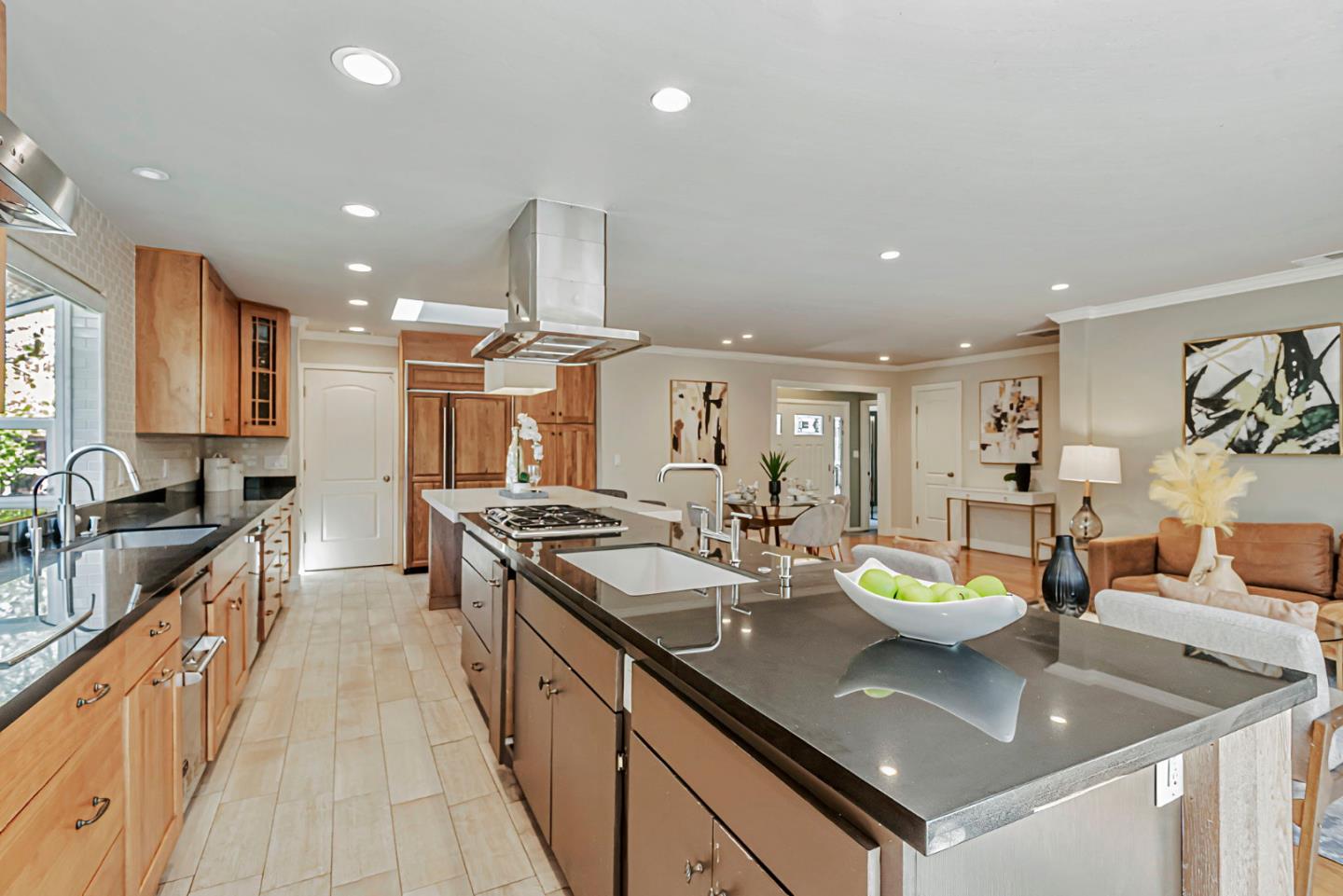 Detail Gallery Image 7 of 35 For 1632 Notre Dame Dr, Mountain View,  CA 94040 - 4 Beds | 3 Baths