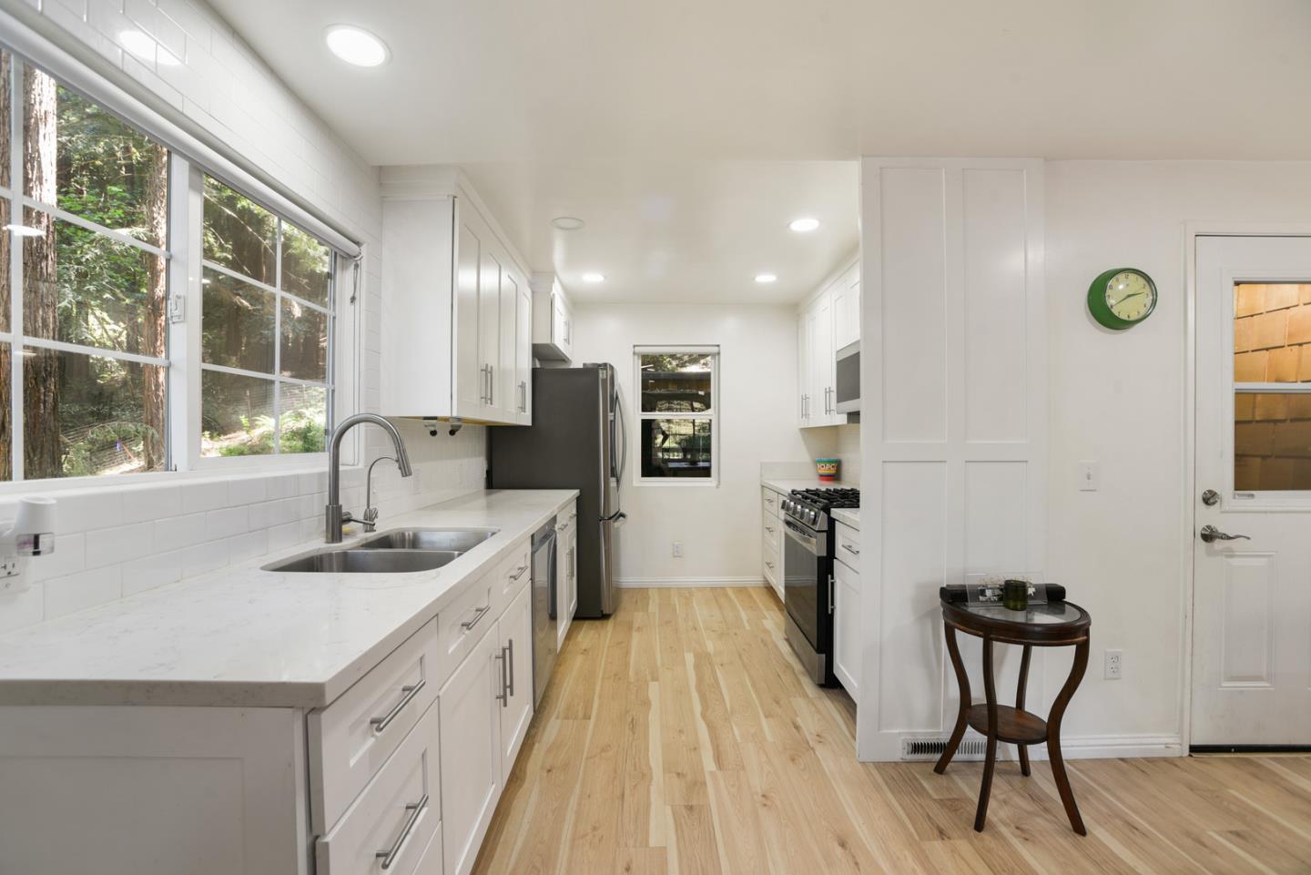 Detail Gallery Image 3 of 15 For 17550 Comanche Trl, Los Gatos,  CA 95033 - 2 Beds | 1 Baths