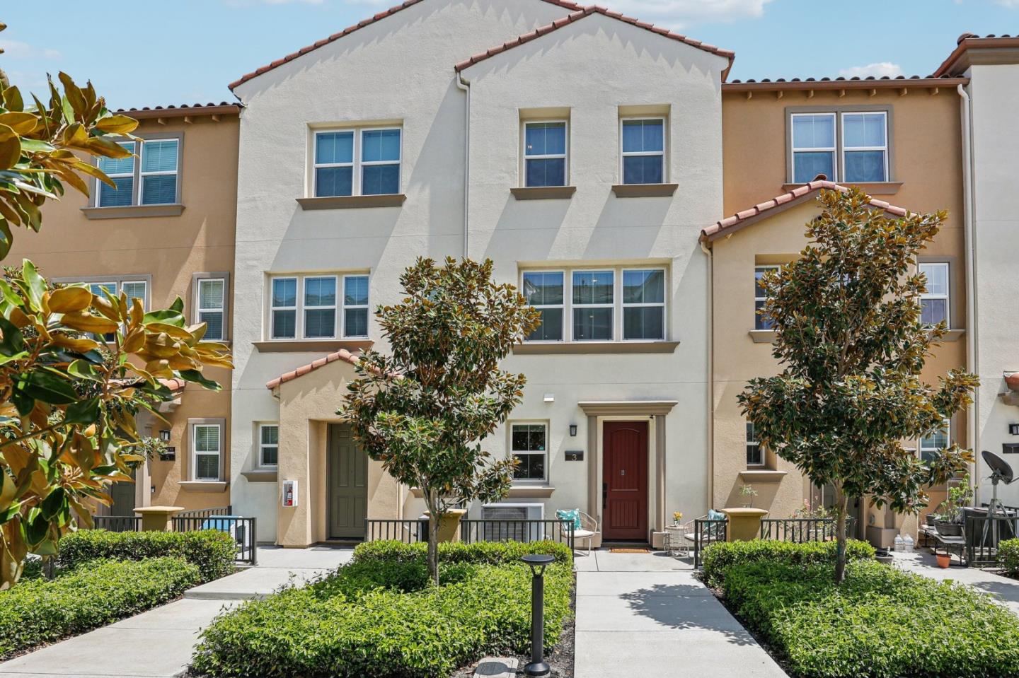Detail Gallery Image 1 of 34 For 1400 Civic Center Dr #3,  Santa Clara,  CA 95050 - 3 Beds | 3/1 Baths