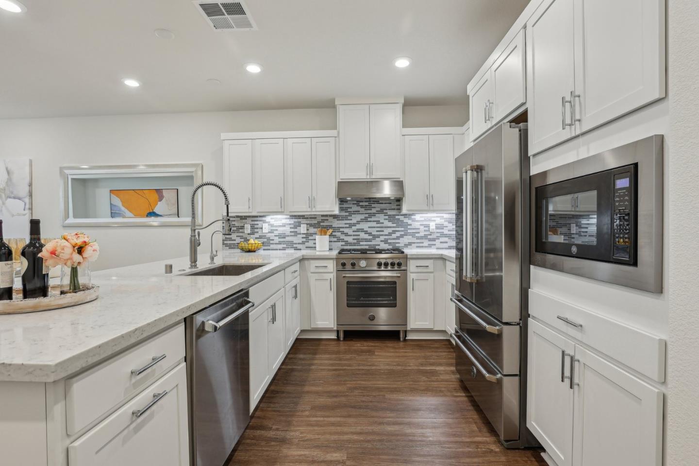 Detail Gallery Image 14 of 34 For 1400 Civic Center Dr #3,  Santa Clara,  CA 95050 - 3 Beds | 3/1 Baths