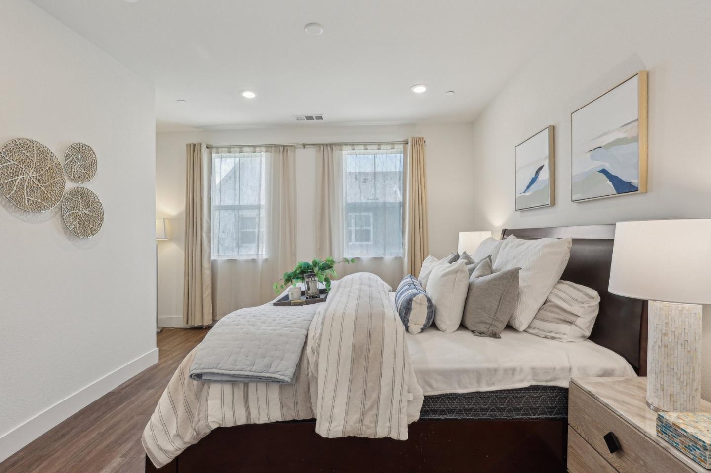 Detail Gallery Image 25 of 34 For 1400 Civic Center Dr #3,  Santa Clara,  CA 95050 - 3 Beds | 3/1 Baths