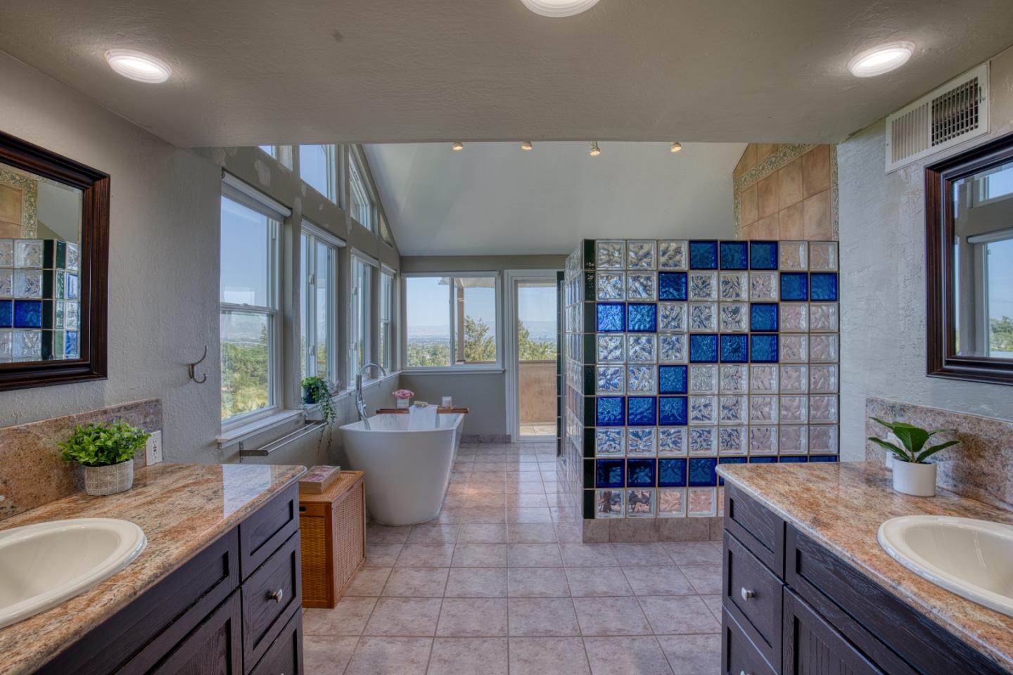 Detail Gallery Image 29 of 48 For 18800 Withey Rd, Monte Sereno,  CA 95030 - 4 Beds | 2/1 Baths