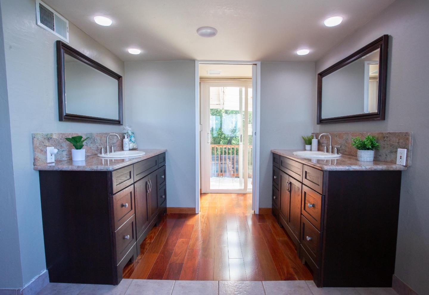 Detail Gallery Image 32 of 48 For 18800 Withey Rd, Monte Sereno,  CA 95030 - 4 Beds | 2/1 Baths