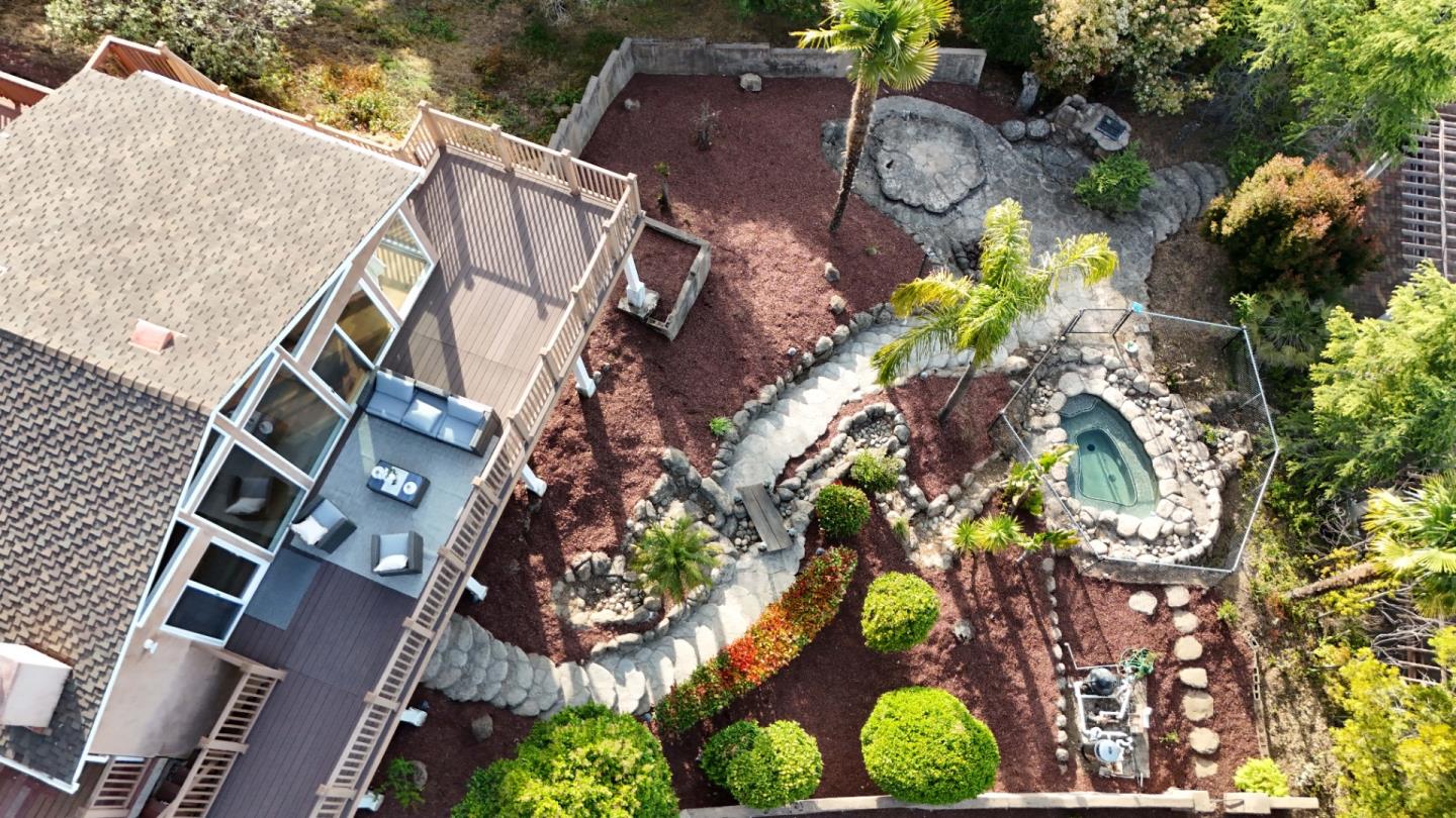 Detail Gallery Image 5 of 48 For 18800 Withey Rd, Monte Sereno,  CA 95030 - 4 Beds | 2/1 Baths