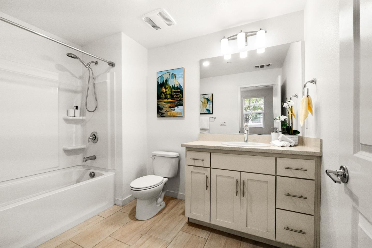 Detail Gallery Image 13 of 20 For 111 Orbit Way, Mountain View,  CA 94043 - 4 Beds | 3/1 Baths