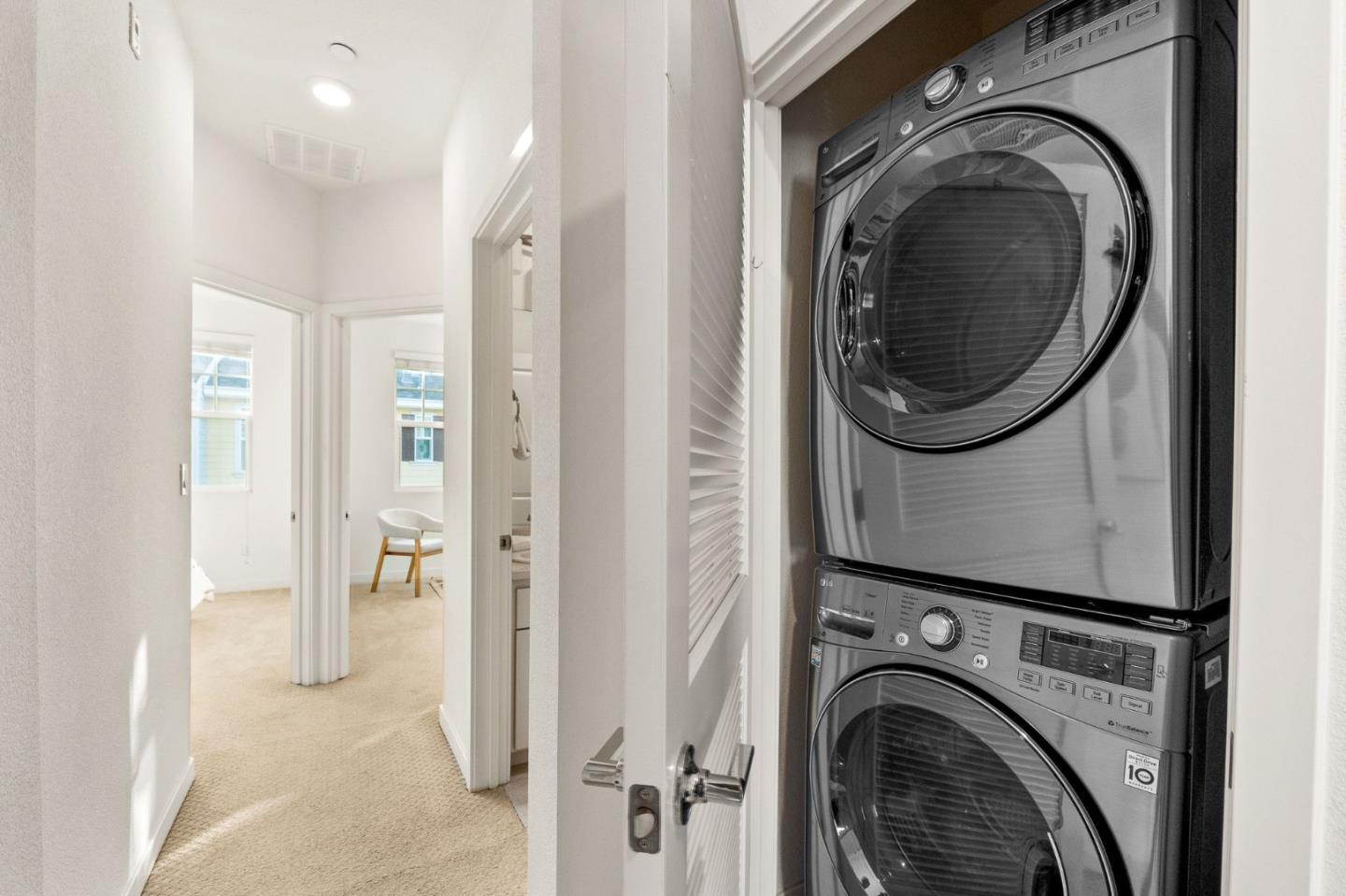 Detail Gallery Image 18 of 20 For 111 Orbit Way, Mountain View,  CA 94043 - 4 Beds | 3/1 Baths