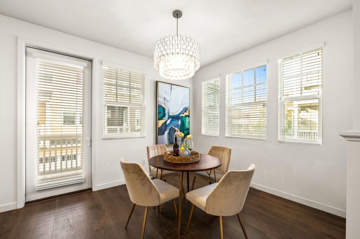 Detail Gallery Image 8 of 20 For 111 Orbit Way, Mountain View,  CA 94043 - 4 Beds | 3/1 Baths