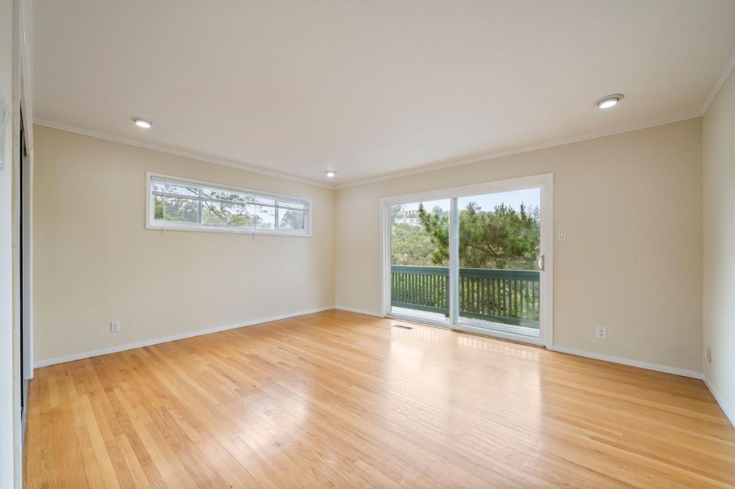 Detail Gallery Image 5 of 8 For 960 Hayne Rd, Hillsborough,  CA 94010 - 6 Beds | 3 Baths