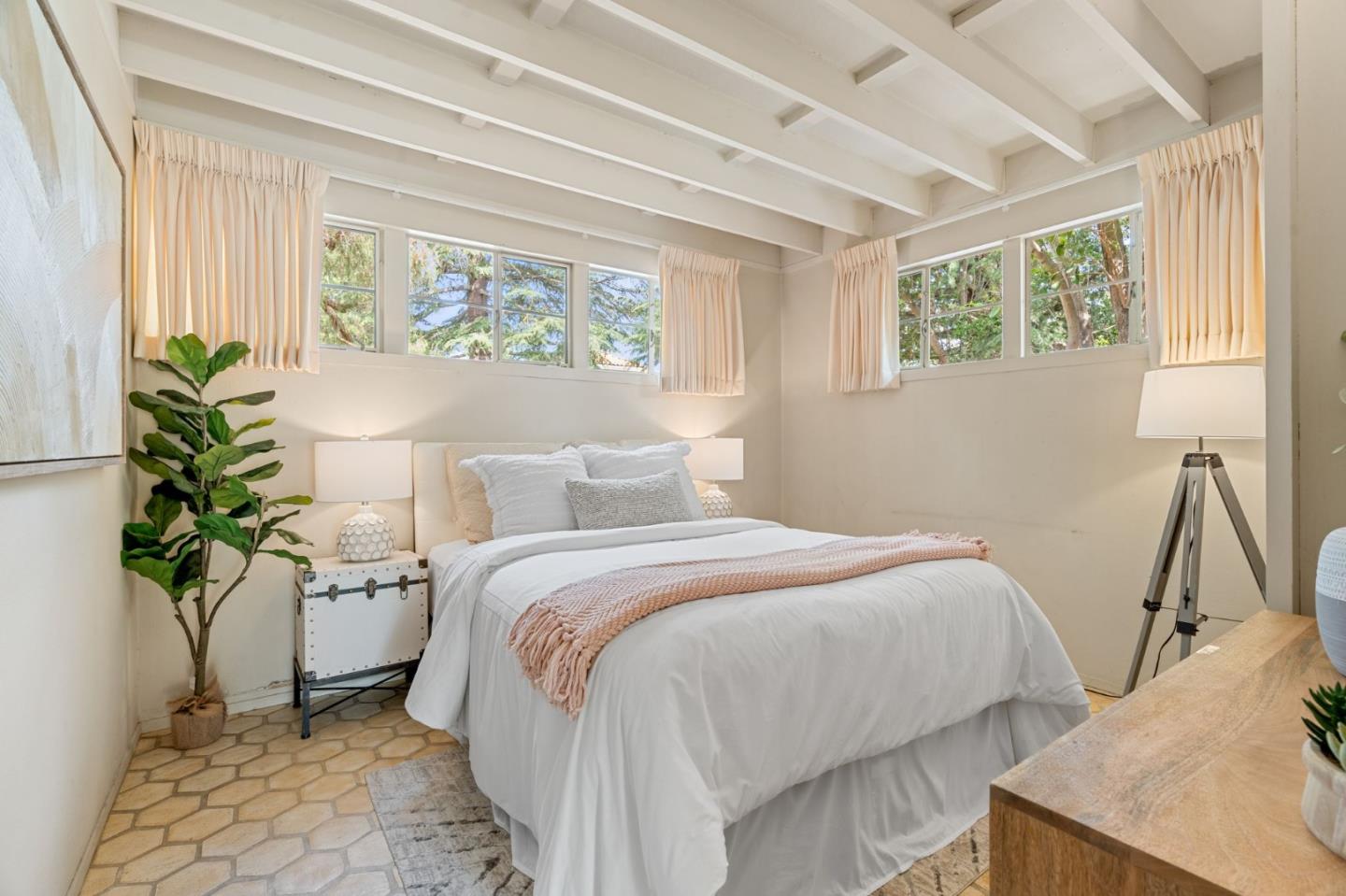 Detail Gallery Image 18 of 37 For 751 Florales Dr, Palo Alto,  CA 94306 - 2 Beds | 1 Baths