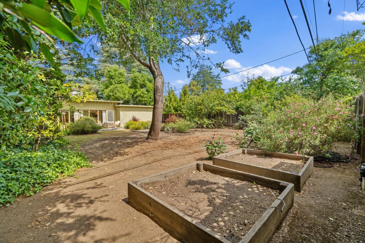 Detail Gallery Image 28 of 37 For 751 Florales Dr, Palo Alto,  CA 94306 - 2 Beds | 1 Baths