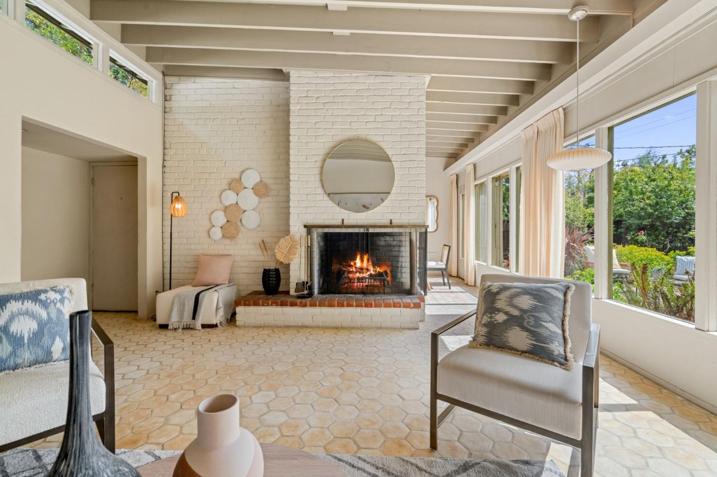 Detail Gallery Image 7 of 37 For 751 Florales Dr, Palo Alto,  CA 94306 - 2 Beds | 1 Baths