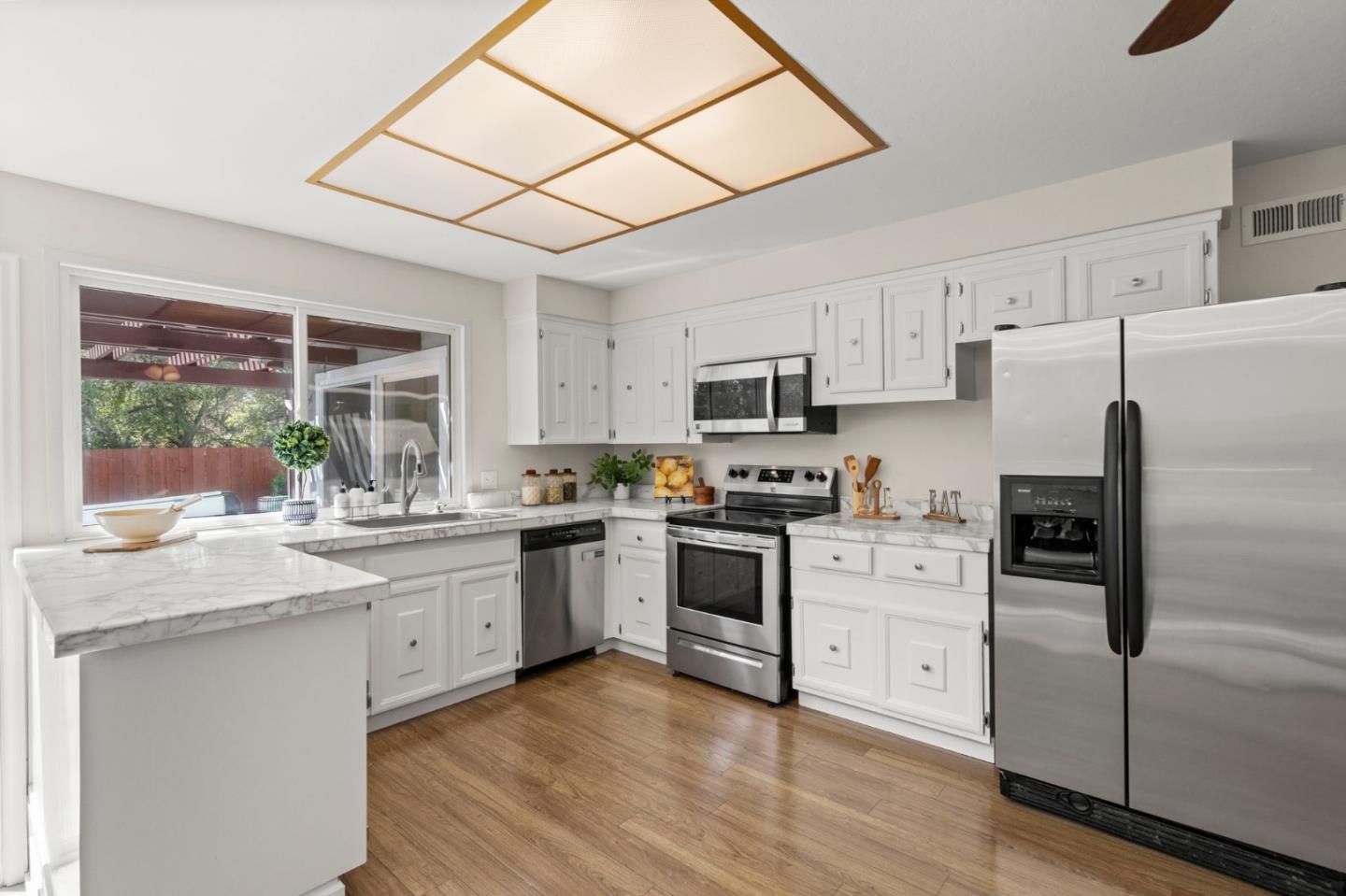 Detail Gallery Image 13 of 53 For 980 Haddock St, Foster City,  CA 94404 - 4 Beds | 2 Baths