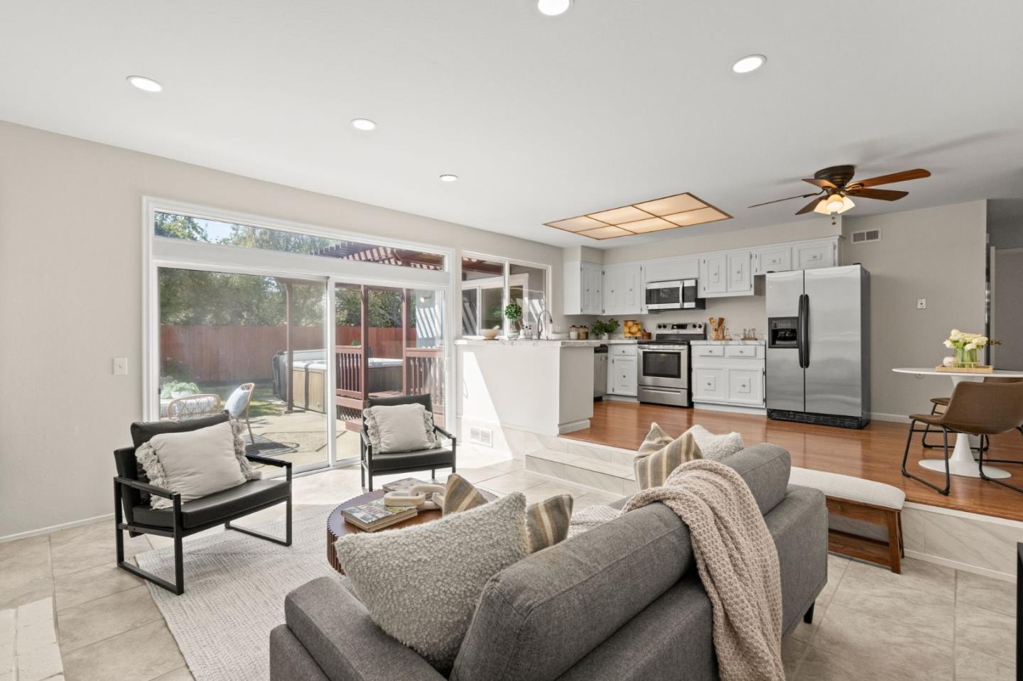 Detail Gallery Image 16 of 53 For 980 Haddock St, Foster City,  CA 94404 - 4 Beds | 2 Baths