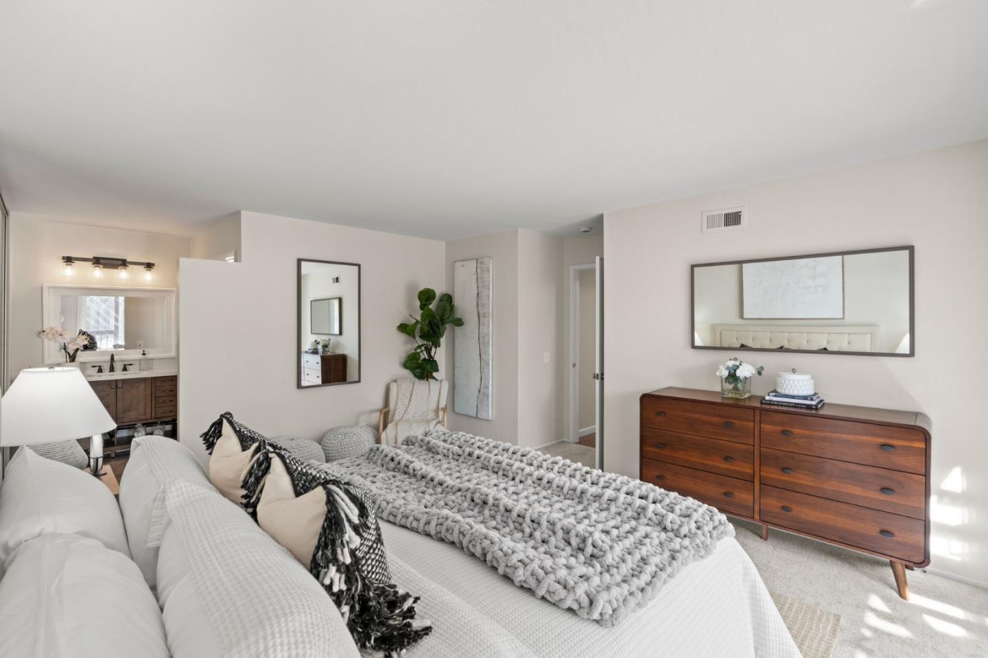 Detail Gallery Image 35 of 53 For 980 Haddock St, Foster City,  CA 94404 - 4 Beds | 2 Baths
