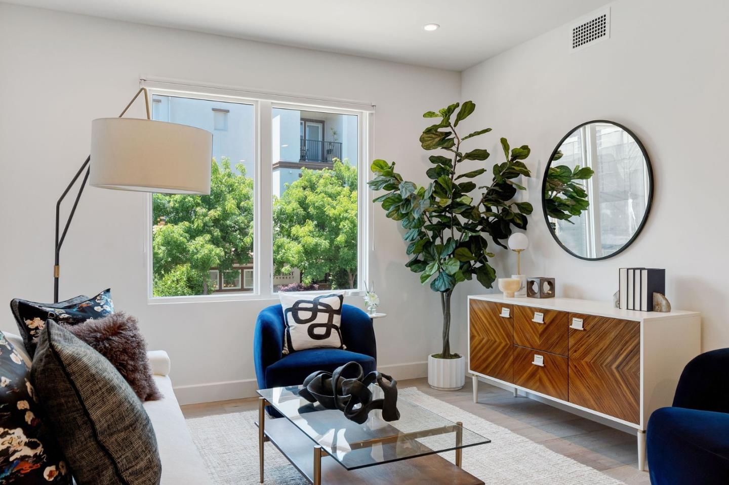 Detail Gallery Image 3 of 12 For 425 First St #33,  Los Altos,  CA 94022 - 1 Beds | 2 Baths