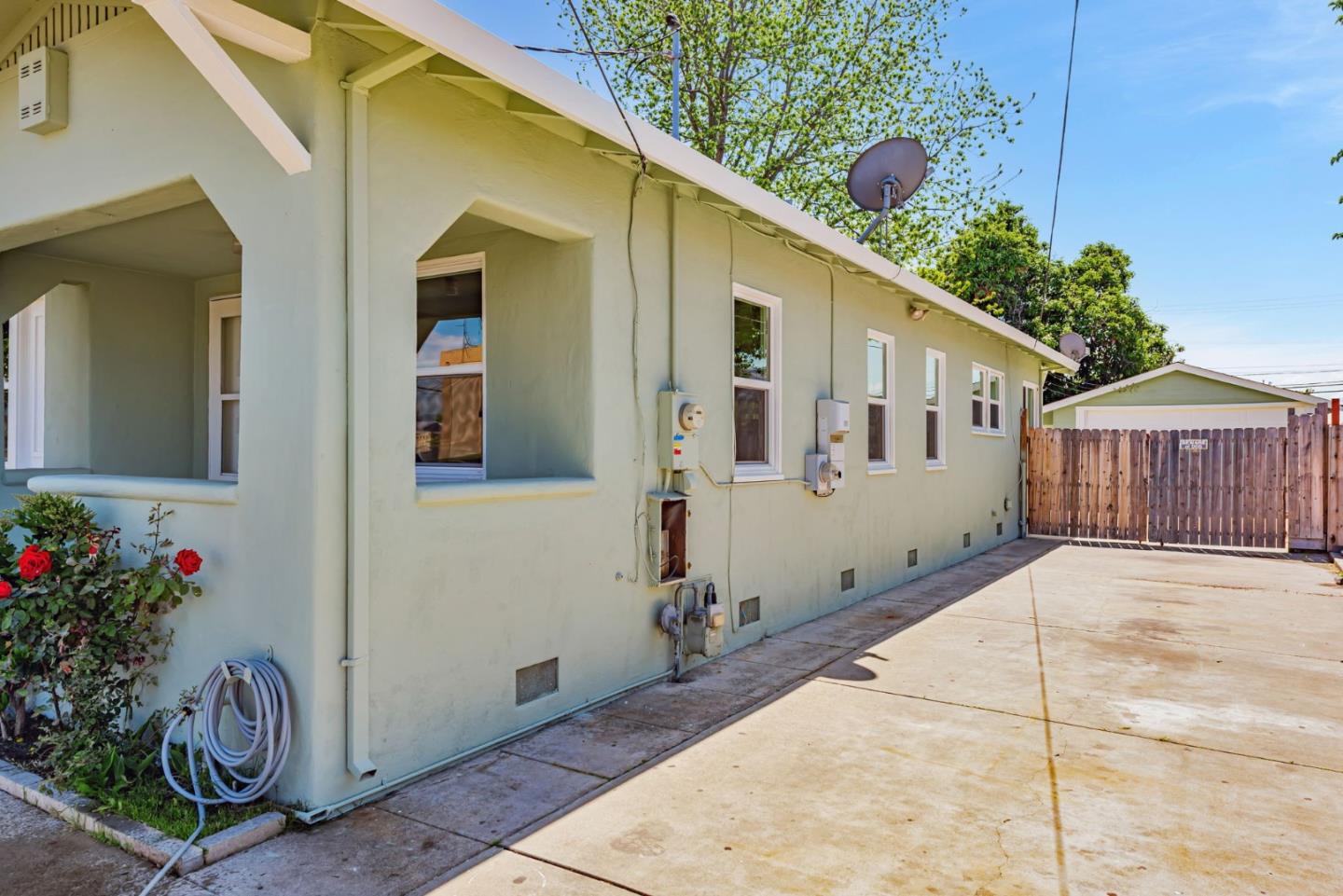 Detail Gallery Image 4 of 19 For 494 Madera Ave, San Jose,  CA 95112 - 3 Beds | 1 Baths
