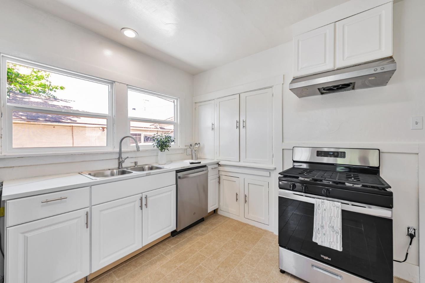 Detail Gallery Image 7 of 19 For 494 Madera Ave, San Jose,  CA 95112 - 3 Beds | 1 Baths