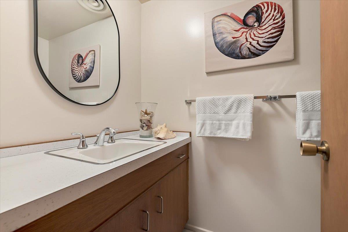 Detail Gallery Image 30 of 40 For 16310 Oakhurst Dr, Monte Sereno,  CA 95030 - 4 Beds | 2 Baths