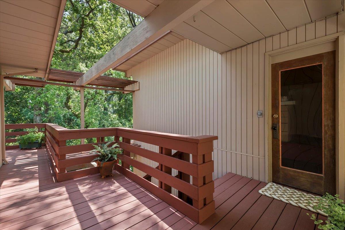 Detail Gallery Image 32 of 40 For 16310 Oakhurst Dr, Monte Sereno,  CA 95030 - 4 Beds | 2 Baths