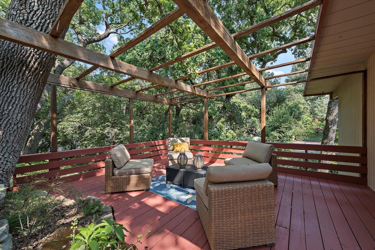 Detail Gallery Image 34 of 40 For 16310 Oakhurst Dr, Monte Sereno,  CA 95030 - 4 Beds | 2 Baths