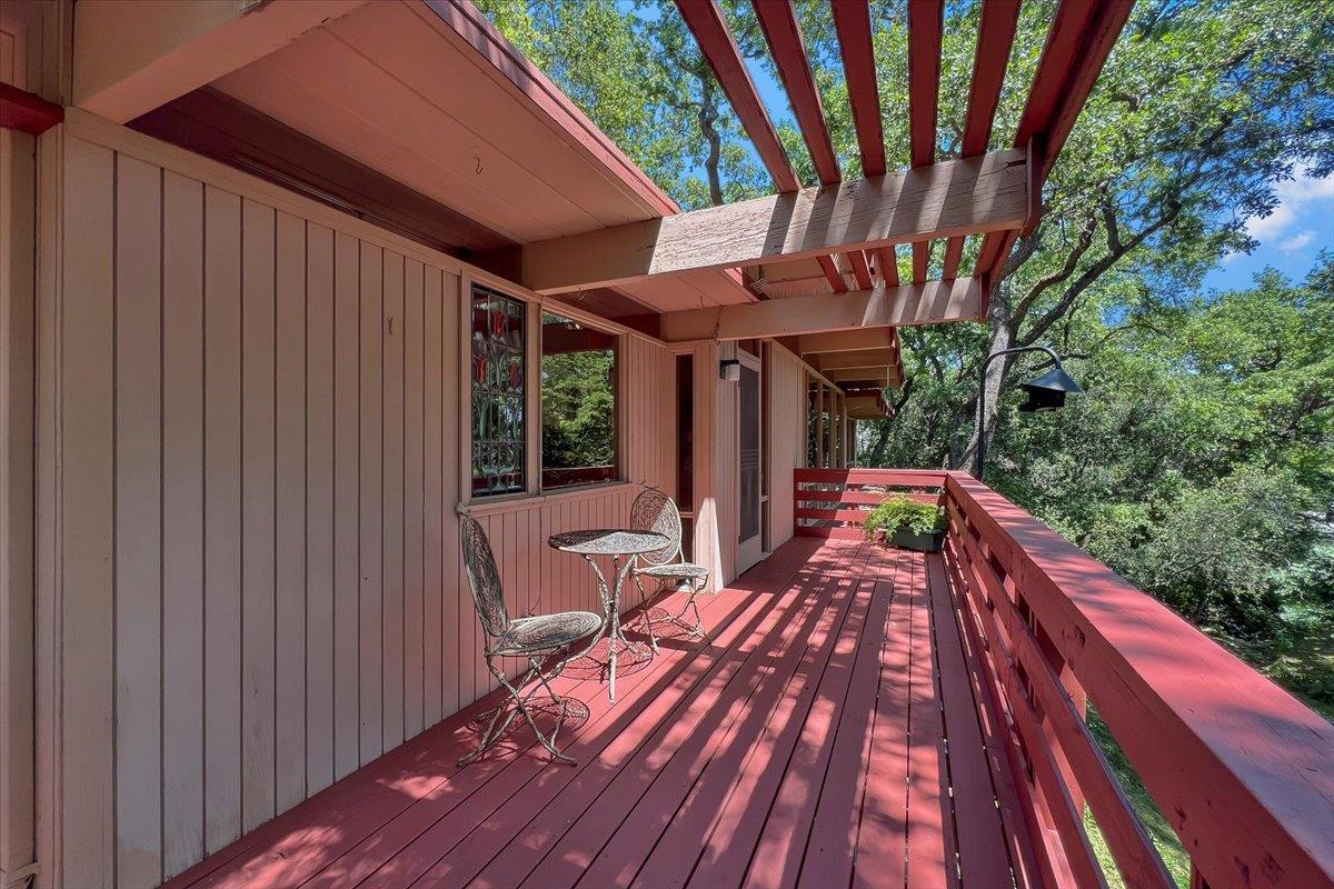 Detail Gallery Image 36 of 40 For 16310 Oakhurst Dr, Monte Sereno,  CA 95030 - 4 Beds | 2 Baths