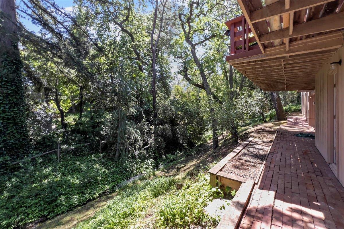 Detail Gallery Image 37 of 40 For 16310 Oakhurst Dr, Monte Sereno,  CA 95030 - 4 Beds | 2 Baths