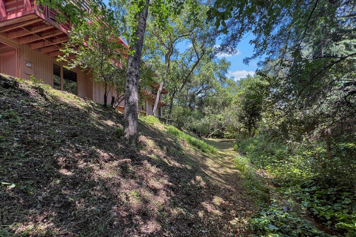 Detail Gallery Image 38 of 40 For 16310 Oakhurst Dr, Monte Sereno,  CA 95030 - 4 Beds | 2 Baths