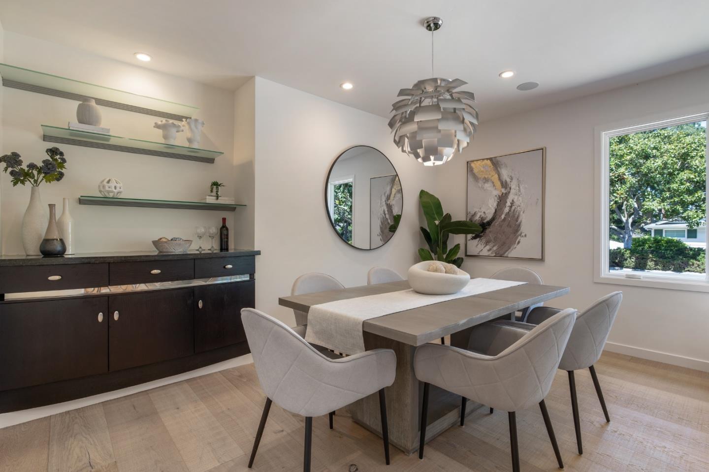 Detail Gallery Image 10 of 43 For 34 Carriage Ct, Los Altos,  CA 94022 - 5 Beds | 5 Baths