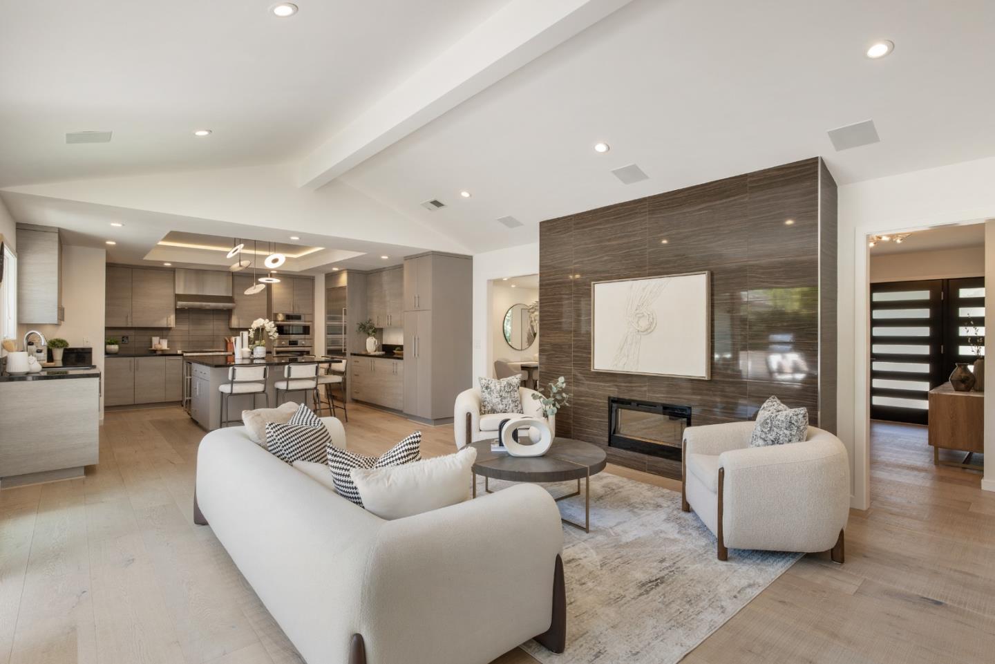 Detail Gallery Image 12 of 43 For 34 Carriage Ct, Los Altos,  CA 94022 - 5 Beds | 5 Baths